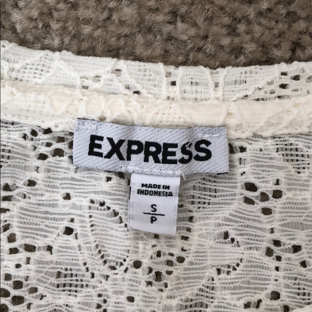 Express Crop Top - Picture 2 of 3